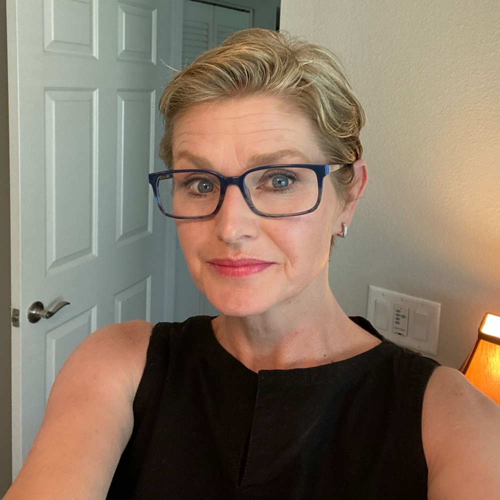 Meet your Posher, Jennifer